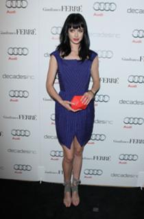 Krysten Ritter feet photo thumbnail