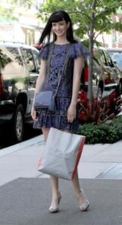 Krysten Ritter feet photo thumbnail