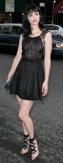 Krysten Ritter feet photo thumbnail