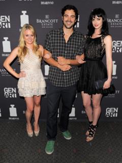 Krysten Ritter feet photo thumbnail