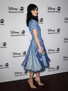 Krysten Ritter feet photo thumbnail