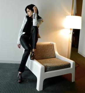 Krysten Ritter feet photo thumbnail