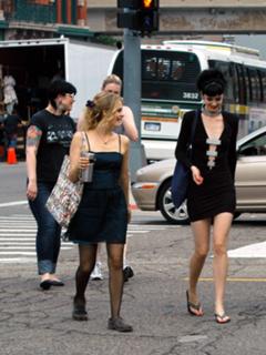Krysten Ritter feet photo thumbnail