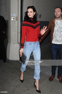 Krysten Ritter feet photo thumbnail