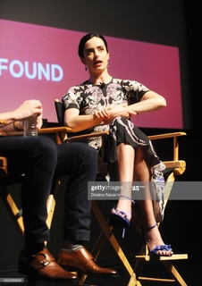 Krysten Ritter feet photo thumbnail