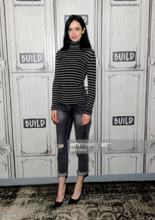 Krysten Ritter feet photo thumbnail