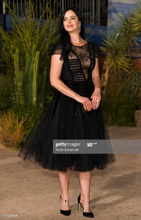 Krysten Ritter feet photo thumbnail