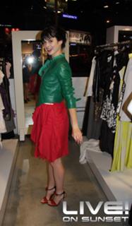 Krysten Ritter feet photo thumbnail