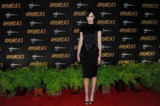 Krysten Ritter feet photo thumbnail