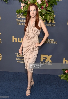 Ksenia Solo feet photo thumbnail