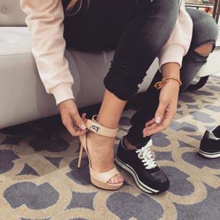 Kseniya Borodina feet photo 9