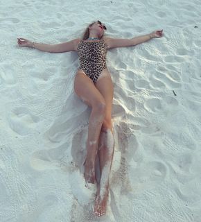 Kseniya Sobchak feet photo thumbnail