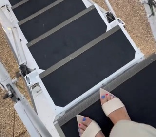 Kseniya Sobchak feet photo thumbnail