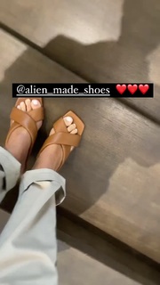 Kseniya Sobchak feet photo thumbnail