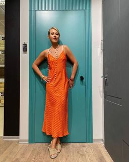 Kseniya Sobchak feet photo thumbnail