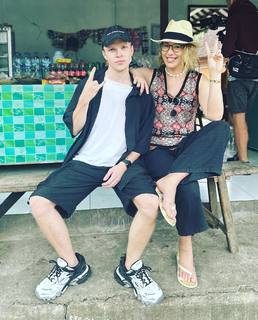 Kseniya Sobchak feet photo thumbnail