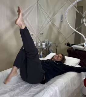 Kseniya Sobchak feet photo thumbnail