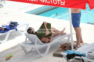 Kseniya Sobchak feet photo thumbnail