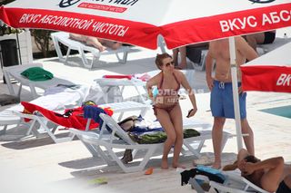 Kseniya Sobchak feet photo thumbnail