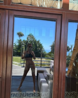 Kseniya Sobchak feet photo thumbnail