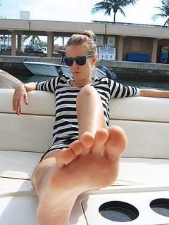 Kseniya Sobchak feet photo thumbnail