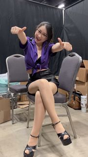 Kson feet photo thumbnail