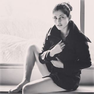 Kubbra Sait feet photo 12