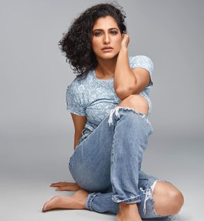 Kubbra Sait feet photo 8