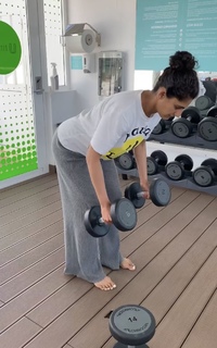 Kubbra Sait feet photo 7