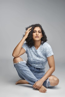 Kubbra Sait feet photo 2