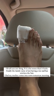 Kubbra Sait feet photo 12