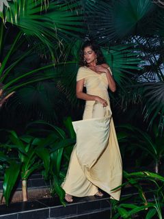 Kubbra Sait feet photo 1
