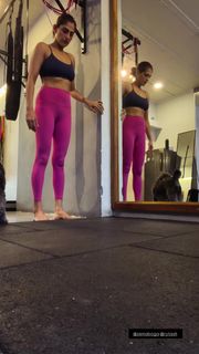 Kubbra Sait feet photo 9