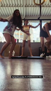 Kubbra Sait feet photo 4