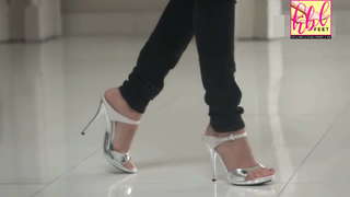 Kubra Khan feet photo 20