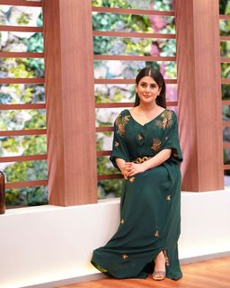 Kubra Khan feet photo 10