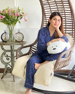 Kubra Khan feet photo 7