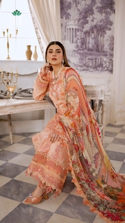 Kubra Khan feet photo 17