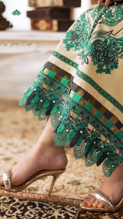 Kubra Khan feet photo 10