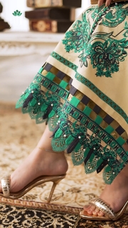 Kubra Khan feet photo 9