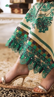Kubra Khan feet photo 8