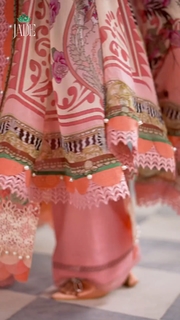 Kubra Khan feet photo 16