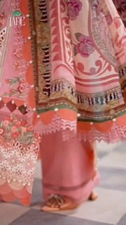 Kubra Khan feet photo 15
