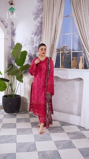Kubra Khan feet photo 4