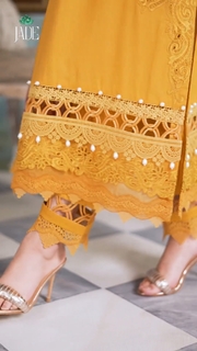 Kubra Khan feet photo 19