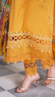 Kubra Khan feet photo 14