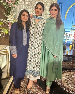 Kubra Khan feet photo 17