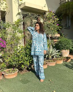 Kubra Khan feet photo 3