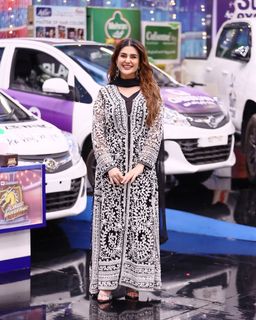 Kubra Khan feet photo 18