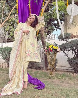 Kubra Khan feet photo 14